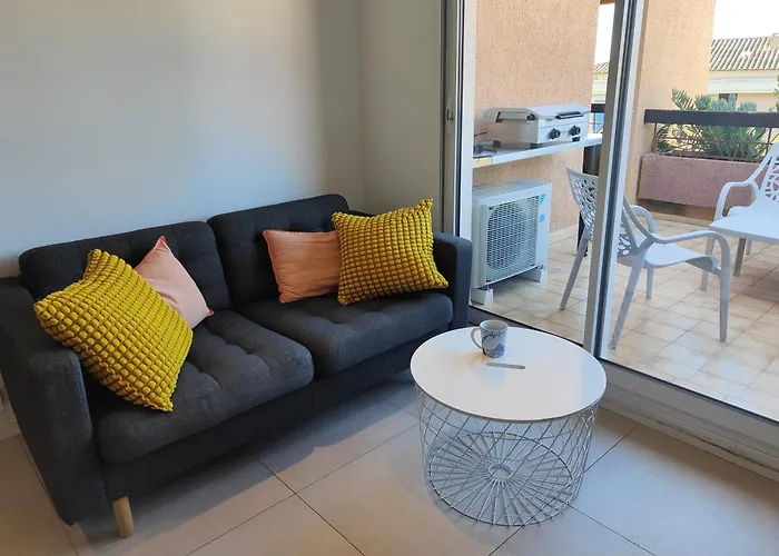 La Souleyado à Minutes 5 Minutes à Pieds, 2 Belles Terrasses * Le Lavandou